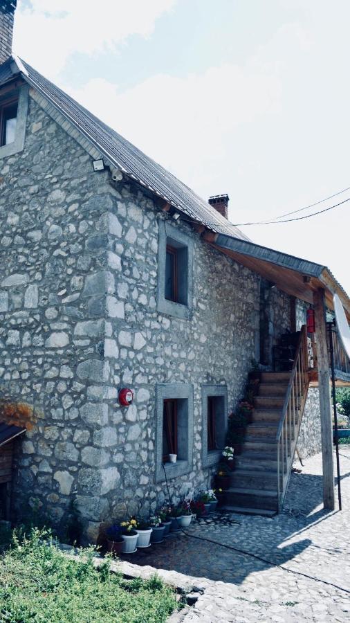Guesthouse Kukaj Valbone Buitenkant foto